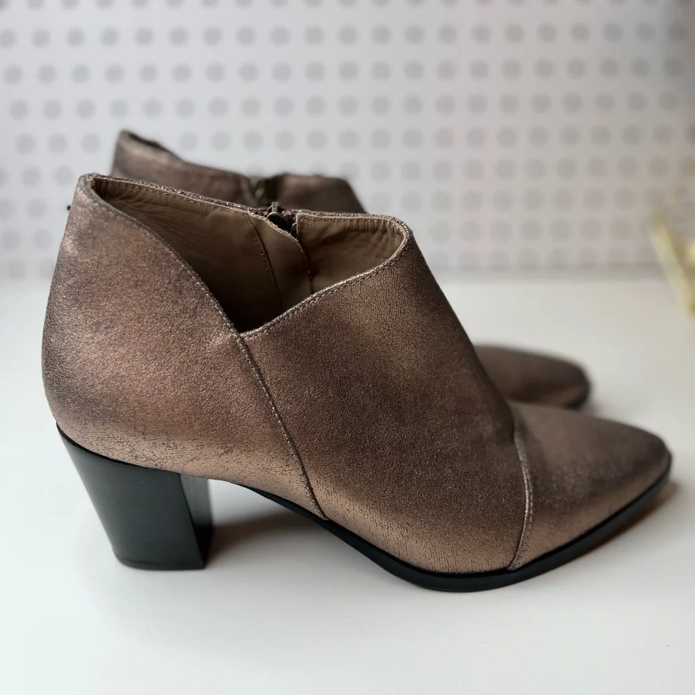 Italeau Marisa Booties EU 39 US 8.5 Gold Leather Waterproof Block Heel Metallic - Picture 2 of 16